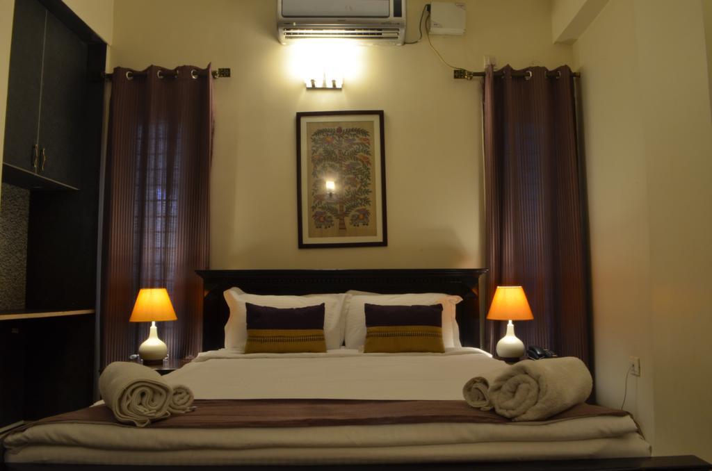 Luxtay Suites Bangalore Room photo