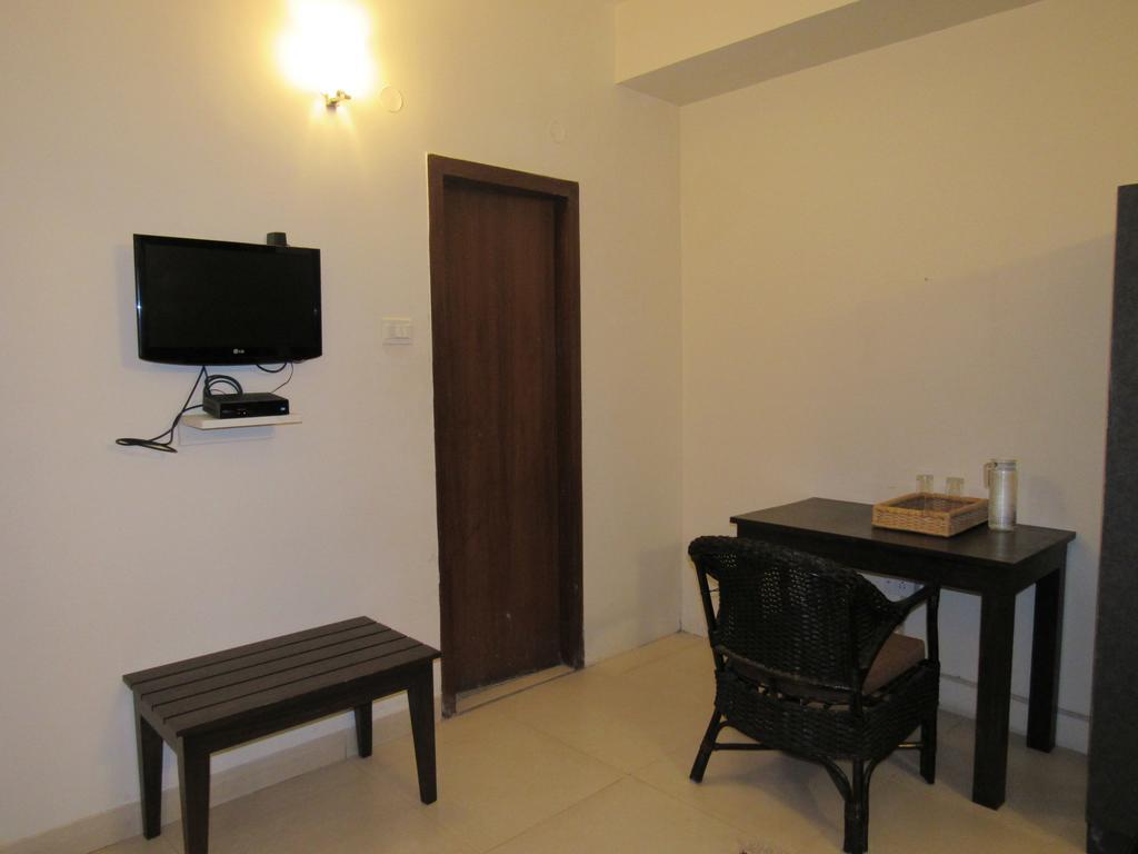 Luxtay Suites Bangalore Exterior photo